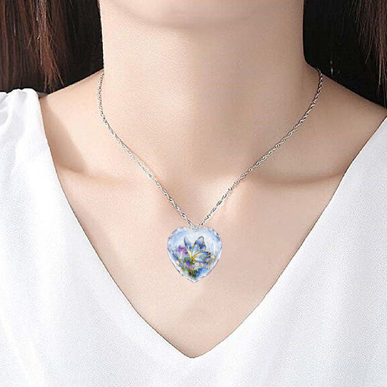 Jiaroswwei Heart Necklace Elegant Trendy Alloy Exquisite Women Butterfly Pendant Necklace for Daily Wear